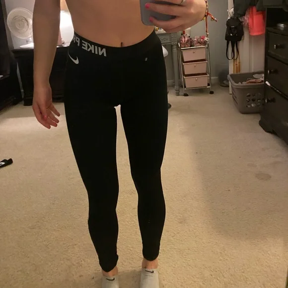 Nike Pro Girls Capris